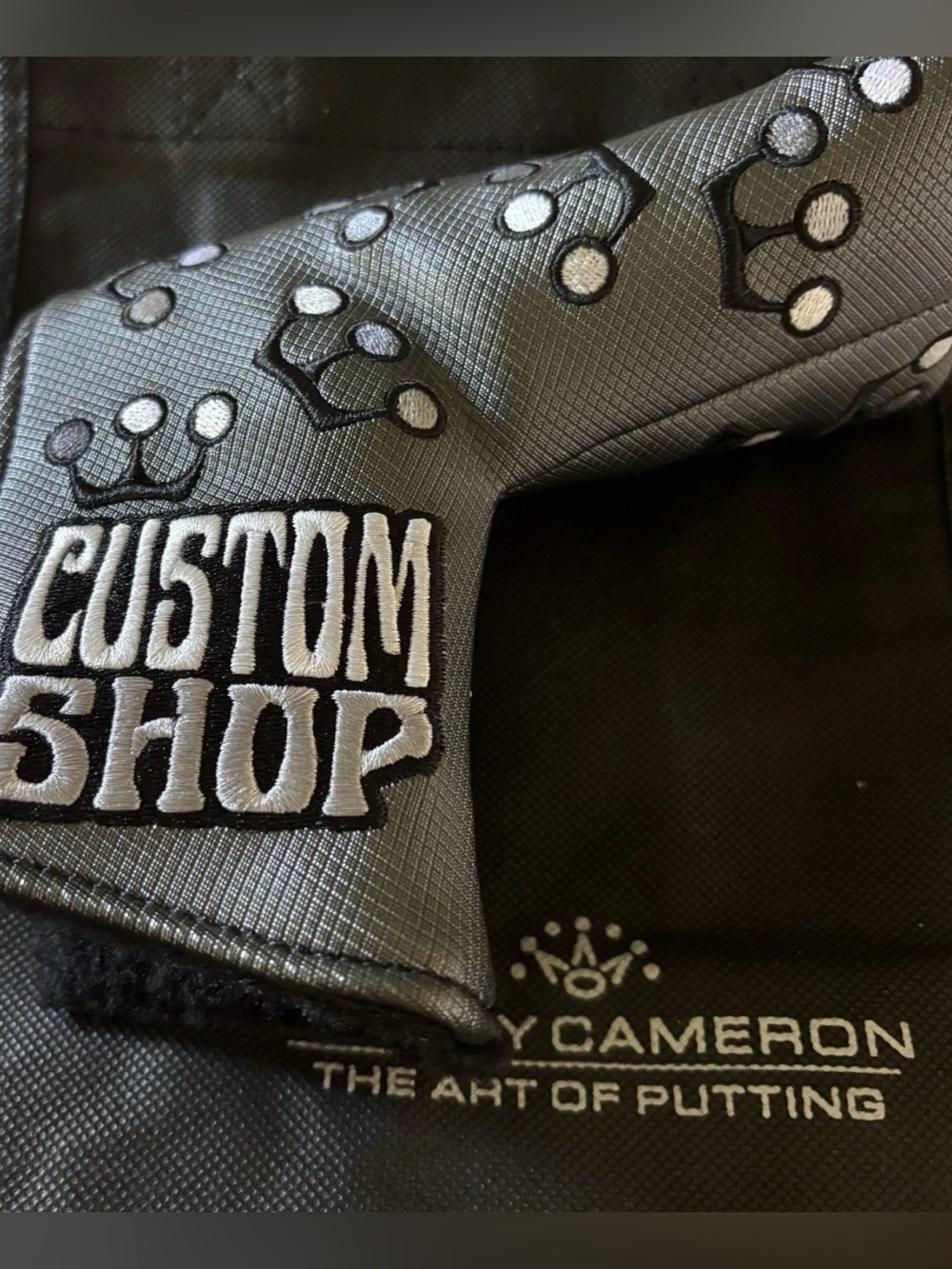 Brand New Scotty Cameron Gallery Blade Crown Headcover Custom Shop Gray Golf